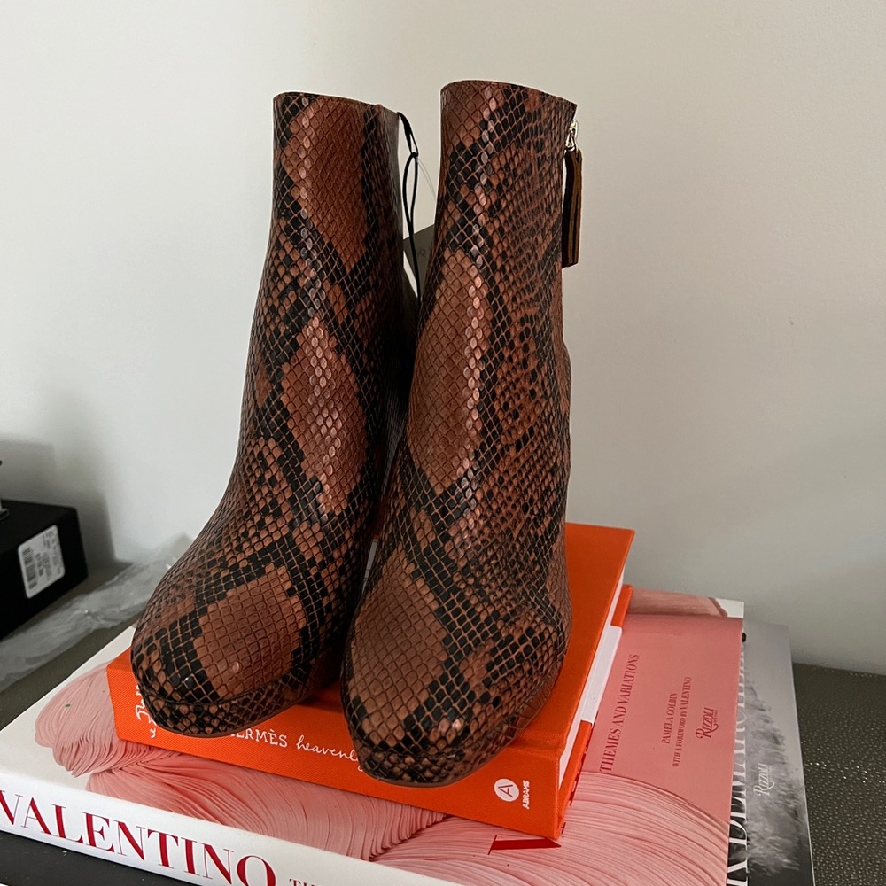 NEW - h&m ankle boot